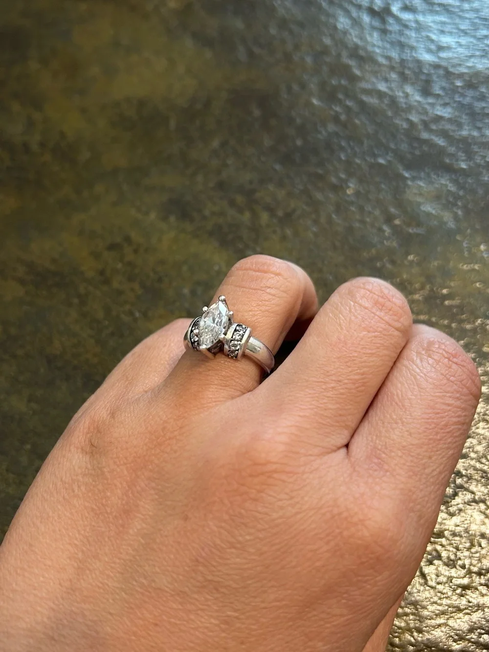 Beautiful 925 Sterling Silver CZ Engagement Ring 💍 sz 7.5